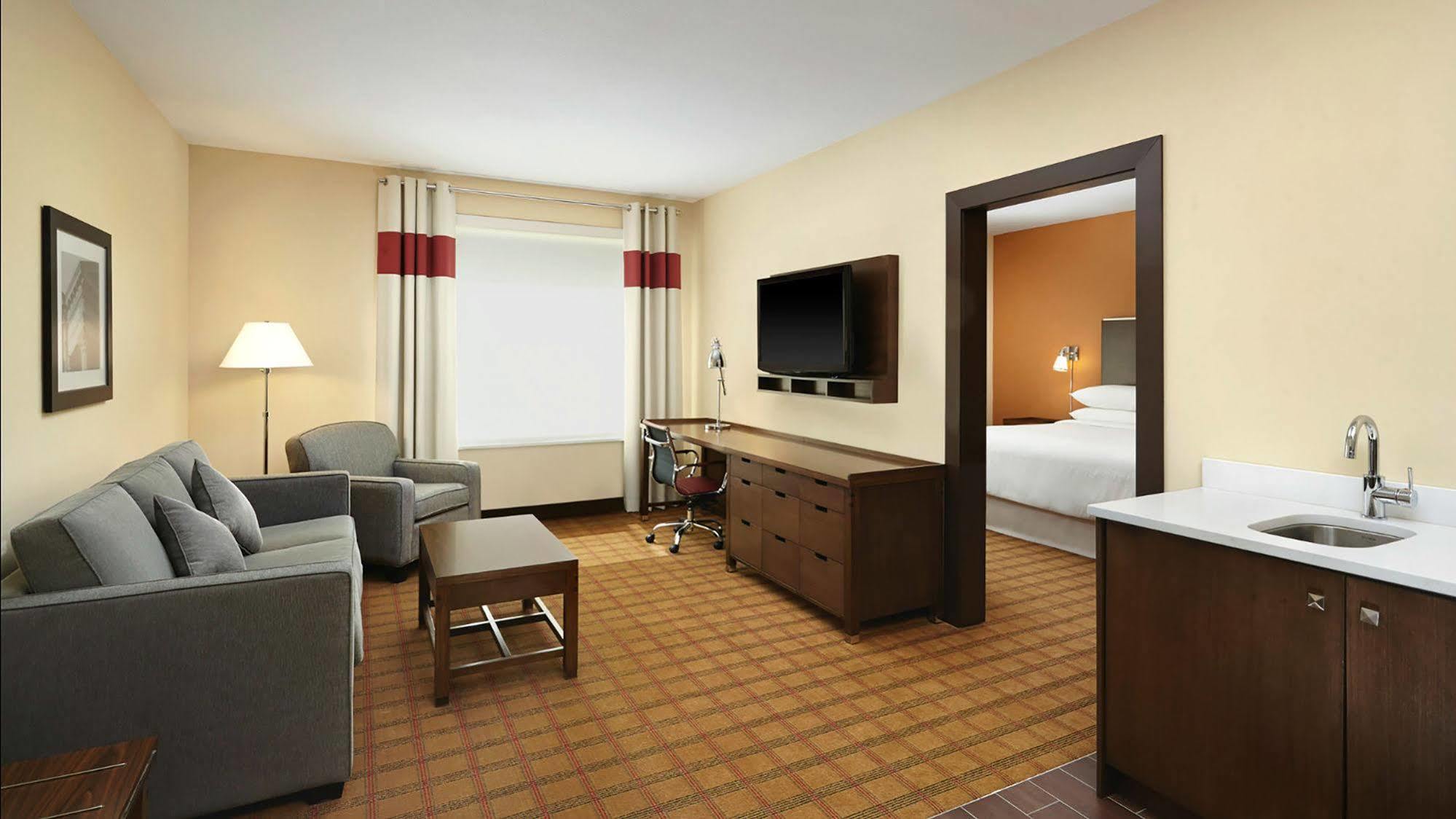 โฟร์ พอยต์ บาย เชอราตัน เอดมันตัน อินเตอร์เนชั่นแนล แอร์พอร์ต Hotel นิสคู ภายนอก รูปภาพ