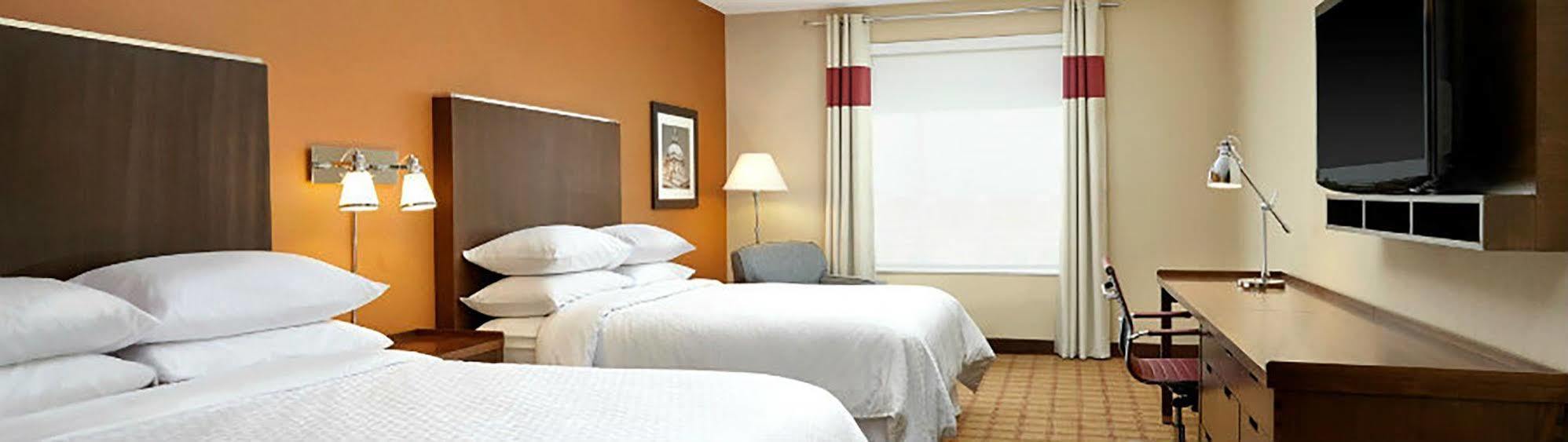 โฟร์ พอยต์ บาย เชอราตัน เอดมันตัน อินเตอร์เนชั่นแนล แอร์พอร์ต Hotel นิสคู ภายนอก รูปภาพ